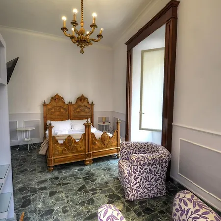Pensión Palazzo Alibrandi 3*