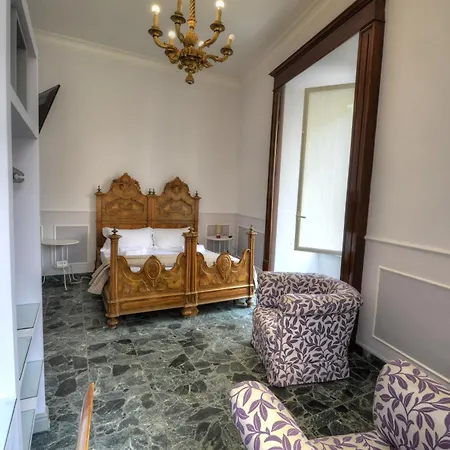 בית הארחה Palazzo Alibrandi *