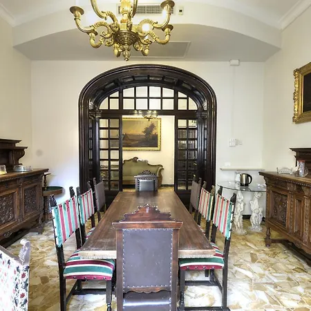 בית הארחה Palazzo Alibrandi *