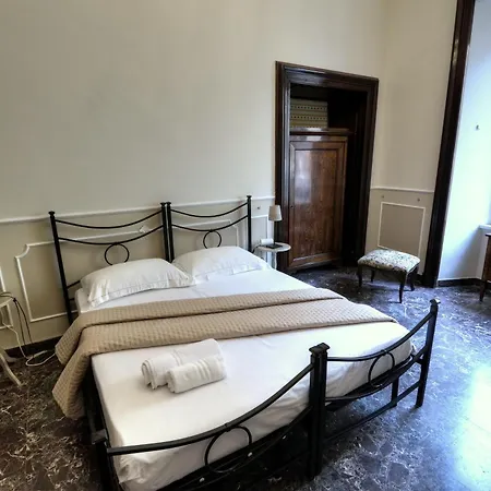 Гостевой дом Palazzo Alibrandi 3*